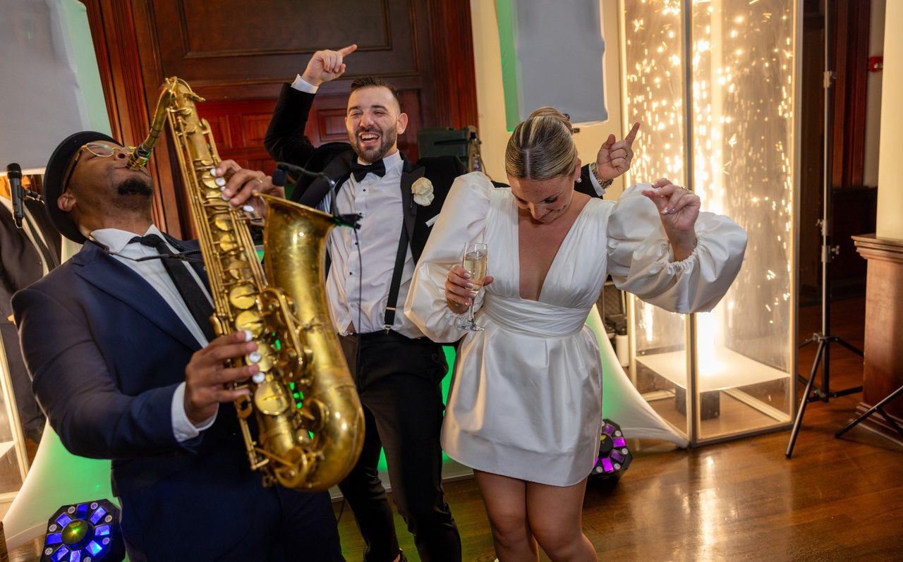 timber-black-crop-absolute-dj